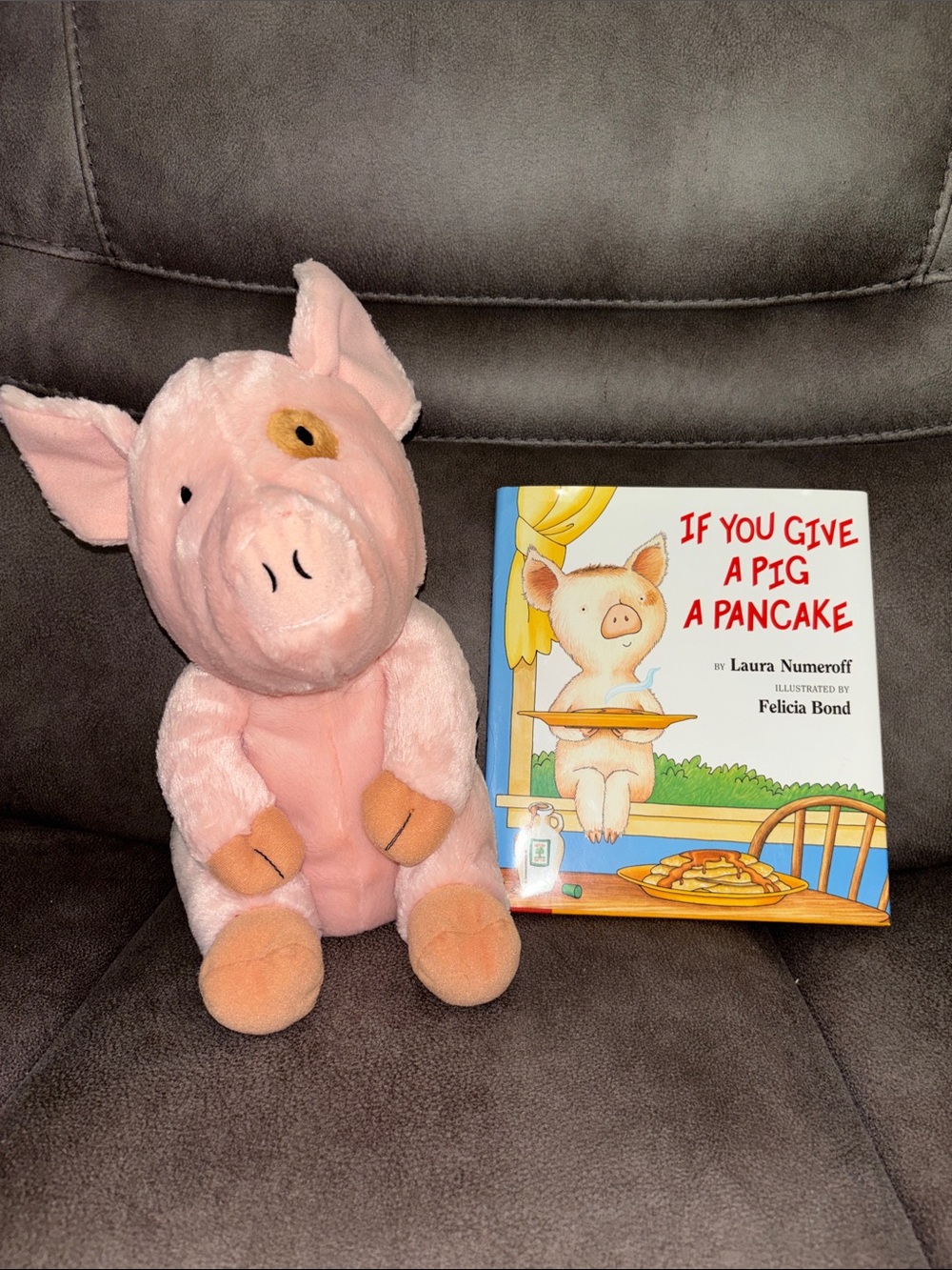 If You Give  a Pig a Pancake  Plush Pig Stuffed Animal book Set